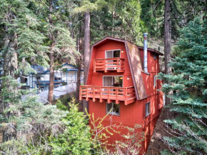 Pet & Kid Friendly Cozy Cabin, BBQ, Firepit, Outdoor Dining, Forest Views